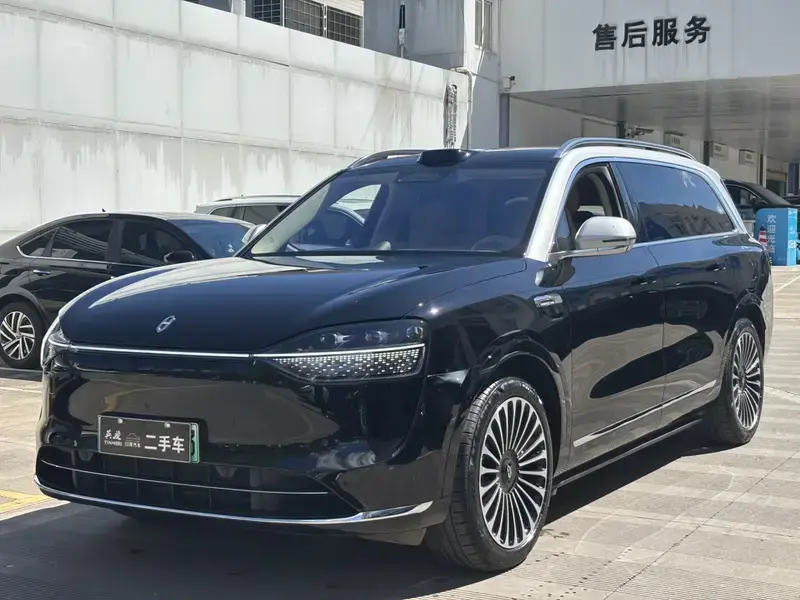 2025 Aito M9 с пробегом 23 900 км