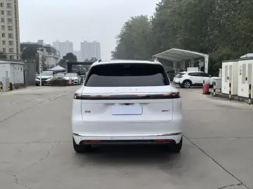 2026 Aito M7 с пробегом 9 900 км