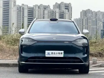 2024 Aito M9 с пробегом 33 000 км