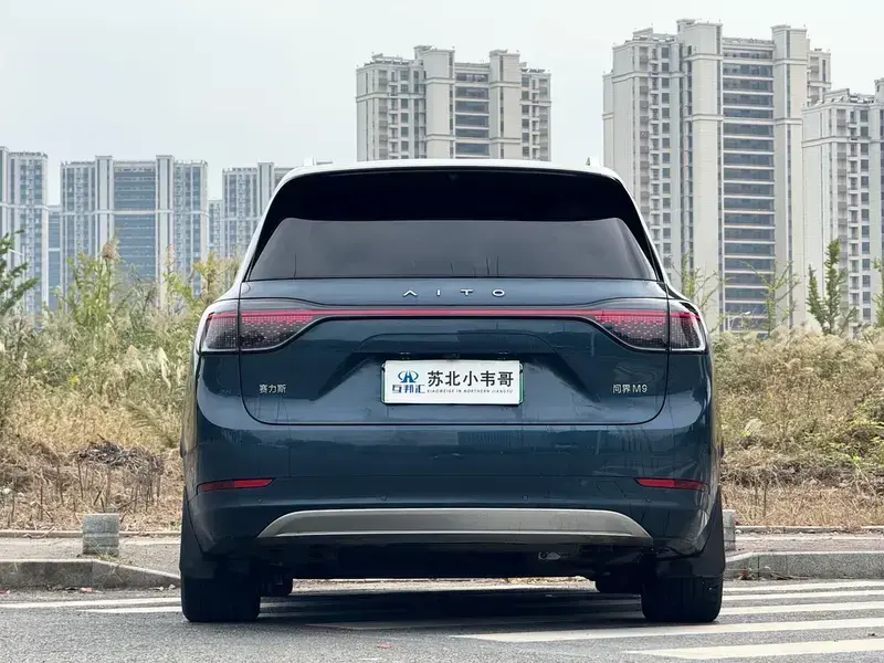 2024 Aito M9 с пробегом 33 000 км