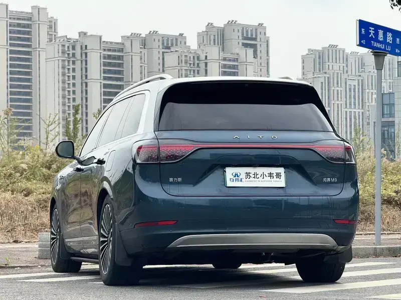 2024 Aito M9 с пробегом 33 000 км
