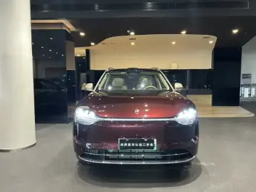 2025 Aito M9 с пробегом 8 500 км