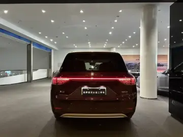 2025 Aito M9 с пробегом 8 500 км