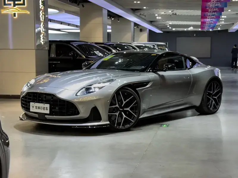2024 Aston Martin DB12 с пробегом 100 км