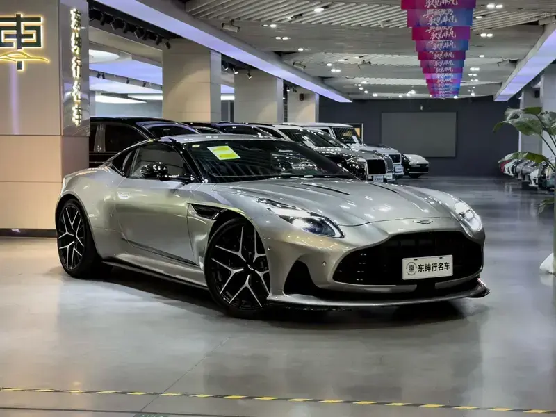 2024 Aston Martin DB12 с пробегом 100 км