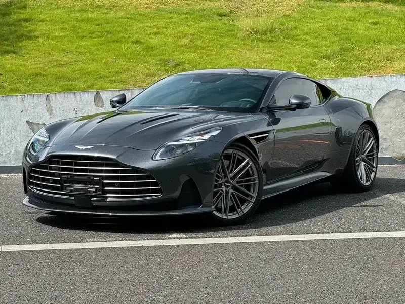 2024 Aston Martin DB12 с пробегом 1 600 км