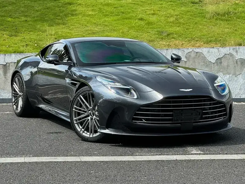 2024 Aston Martin DB12 с пробегом 1 600 км