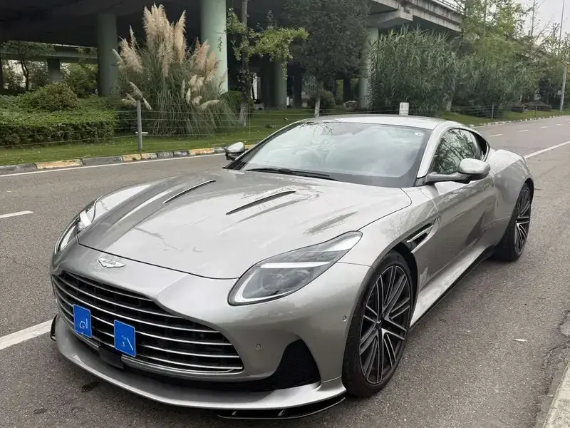 2024 Aston Martin DB12 с пробегом 4 900 км