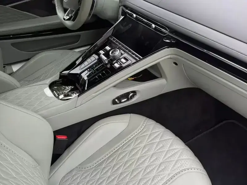 2024 Aston Martin DB12 с пробегом 4 900 км