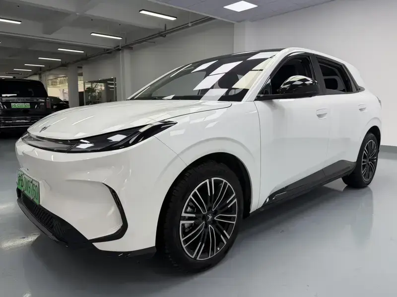 2025 Arcfox T1 с пробегом 9 000 км