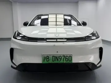 2025 Arcfox T1 с пробегом 9 000 км