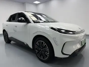 2025 Arcfox T1 с пробегом 9 000 км