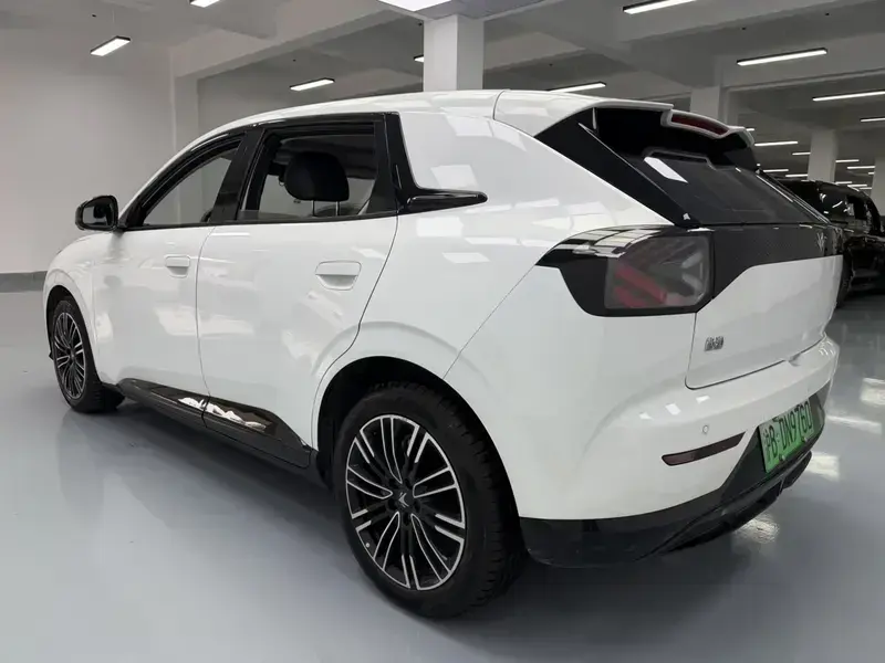 2025 Arcfox T1 с пробегом 9 000 км