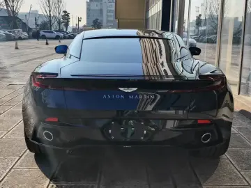 2024 Aston Martin DB12 с пробегом 100 км