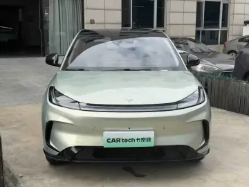 2025 Arcfox T1 с пробегом 16 000 км