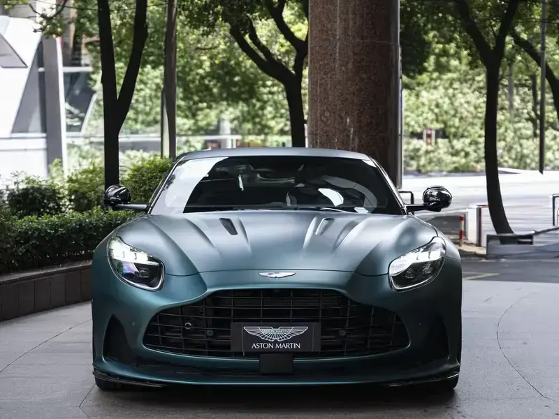 2024 Aston Martin DB12 с пробегом 100 км