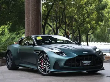 2024 Aston Martin DB12 с пробегом 100 км