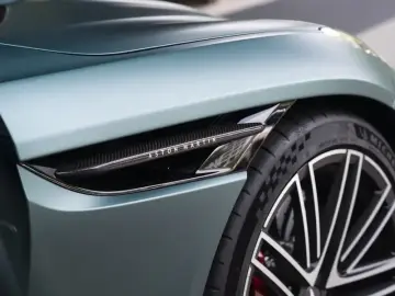 2024 Aston Martin DB12 с пробегом 100 км