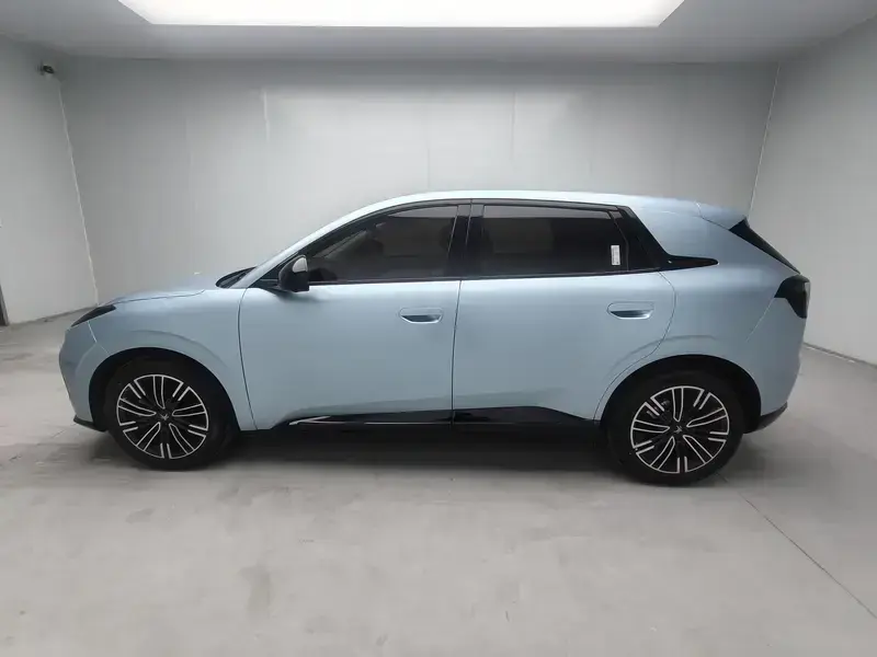 2025 Arcfox T1 с пробегом 3 100 км