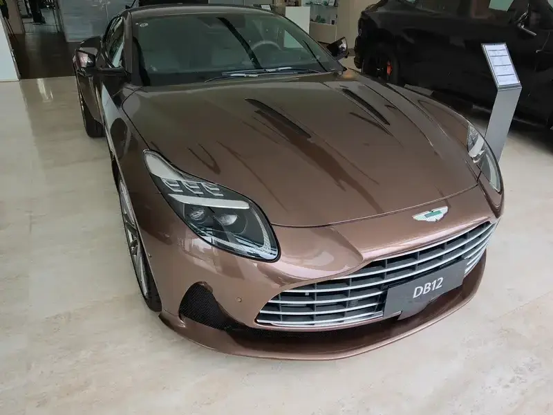 2024 Aston Martin DB12 с пробегом 100 км