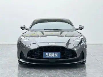 2024 Aston Martin DB12 с пробегом 15 000 км