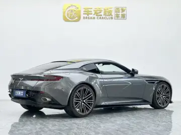 2024 Aston Martin DB12 с пробегом 15 000 км