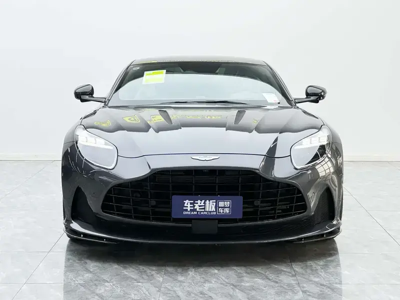 2024 Aston Martin DB12 с пробегом 100 км