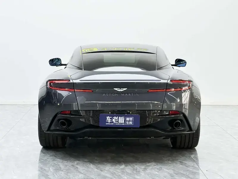 2024 Aston Martin DB12 с пробегом 100 км