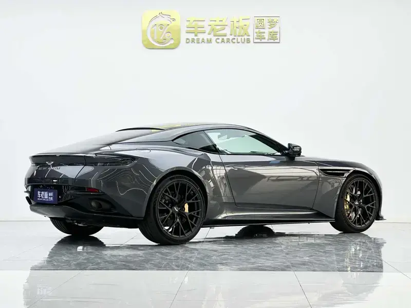 2024 Aston Martin DB12 с пробегом 100 км