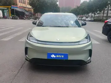 2025 Arcfox T1 с пробегом 4 000 км