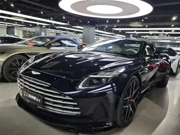 2025 Aston Martin DB12 с пробегом 100 км