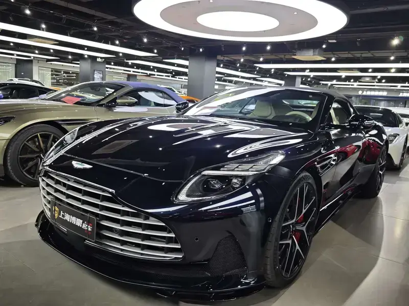 2025 Aston Martin DB12 с пробегом 100 км