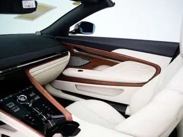 2025 Aston Martin DB12 с пробегом 100 км