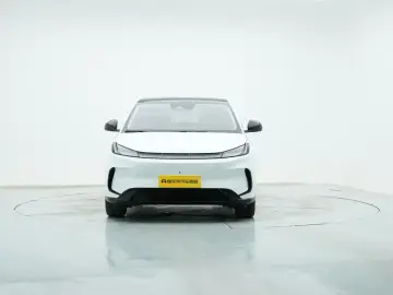 2025 Arcfox T1 с пробегом 2 200 км