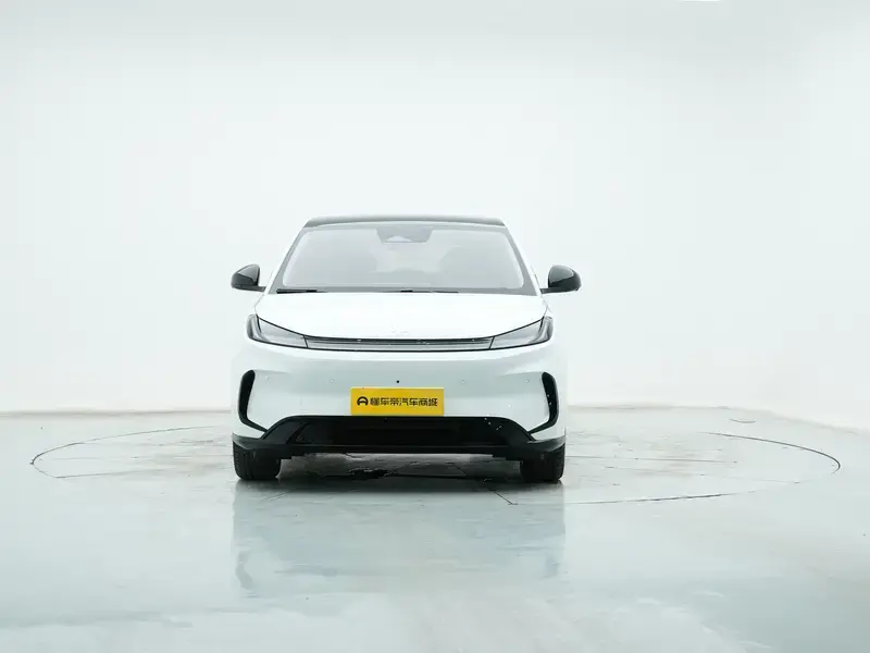 2025 Arcfox T1 с пробегом 2 200 км
