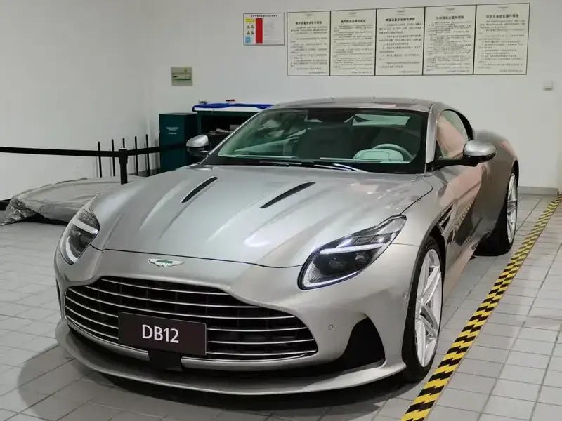 2024 Aston Martin DB12 с пробегом 100 км