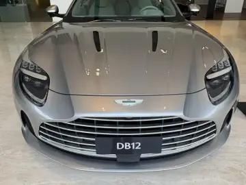 2024 Aston Martin DB12 с пробегом 100 км