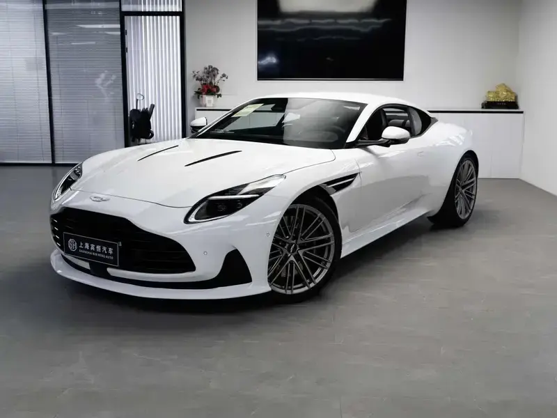 2024 Aston Martin DB12 с пробегом 100 км
