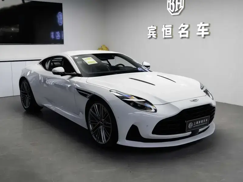 2024 Aston Martin DB12 с пробегом 100 км