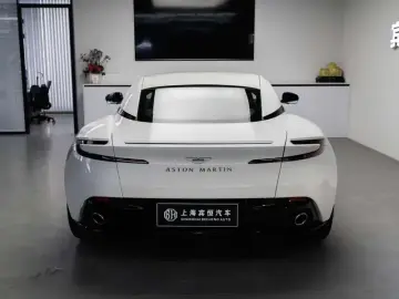 2024 Aston Martin DB12 с пробегом 100 км