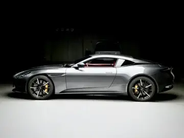 2022 Aston Martin DB11 с пробегом 17 000 км
