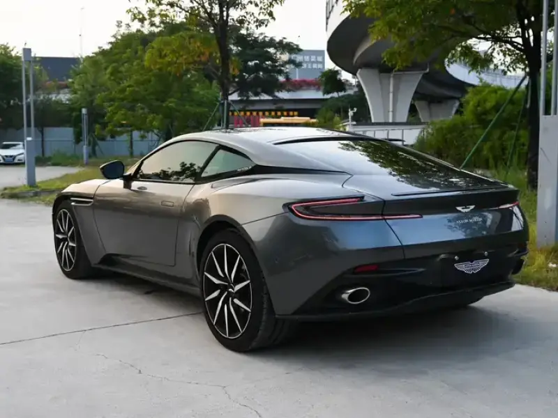 2020 Aston Martin DB11 с пробегом 2 300 км