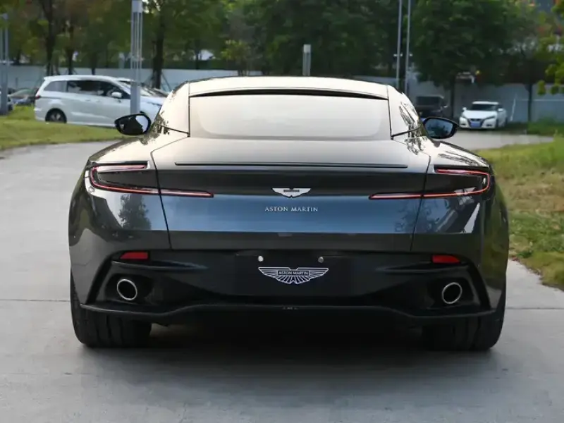 2020 Aston Martin DB11 с пробегом 2 300 км