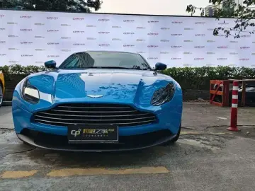 2020 Aston Martin DB11 с пробегом 32 000 км