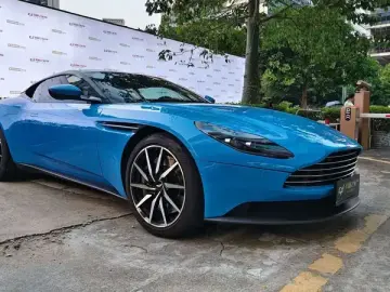 2020 Aston Martin DB11 с пробегом 32 000 км
