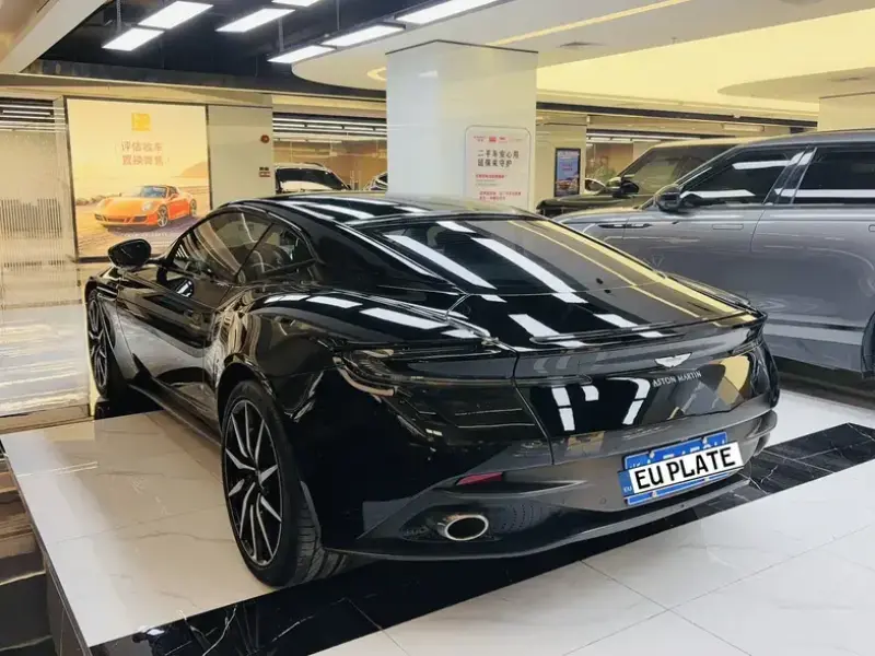 2020 Aston Martin DB11 с пробегом 39 000 км