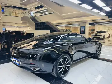 2020 Aston Martin DB11 с пробегом 39 000 км