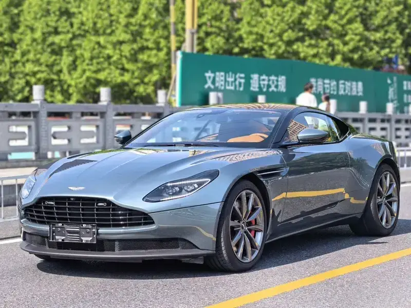 2019 Aston Martin DB11 с пробегом 25 000 км
