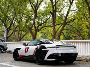 2019 Aston Martin DBS с пробегом 37 000 км