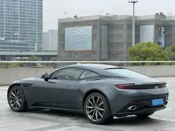 2020 Aston Martin DB11 с пробегом 34 200 км